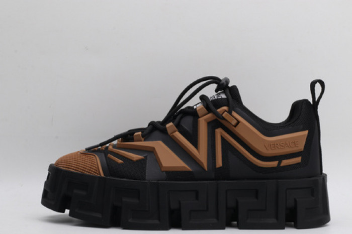 VER DESIGNER SNEAKERS