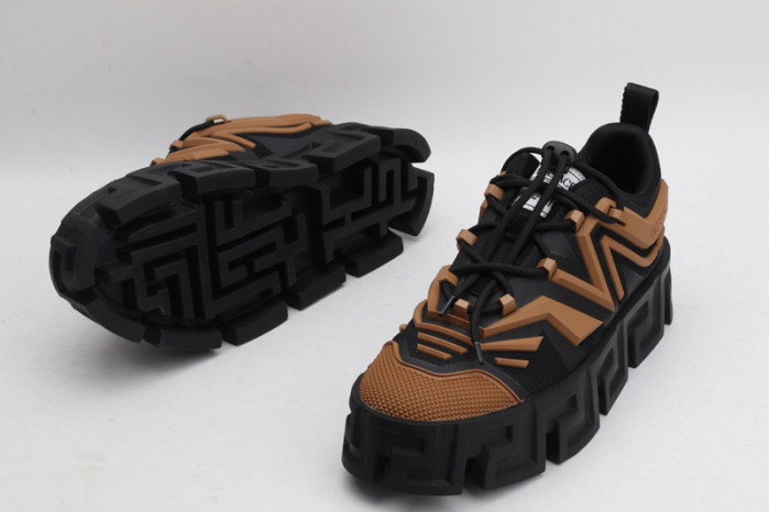 VER DESIGNER SNEAKERS