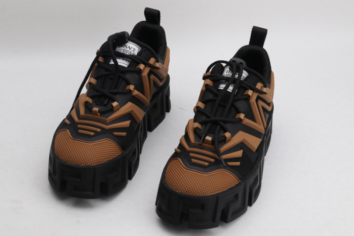 VER DESIGNER SNEAKERS