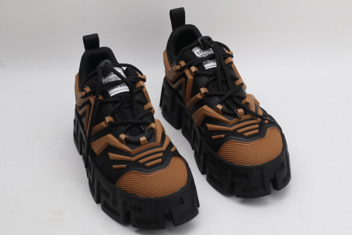 VER DESIGNER SNEAKERS