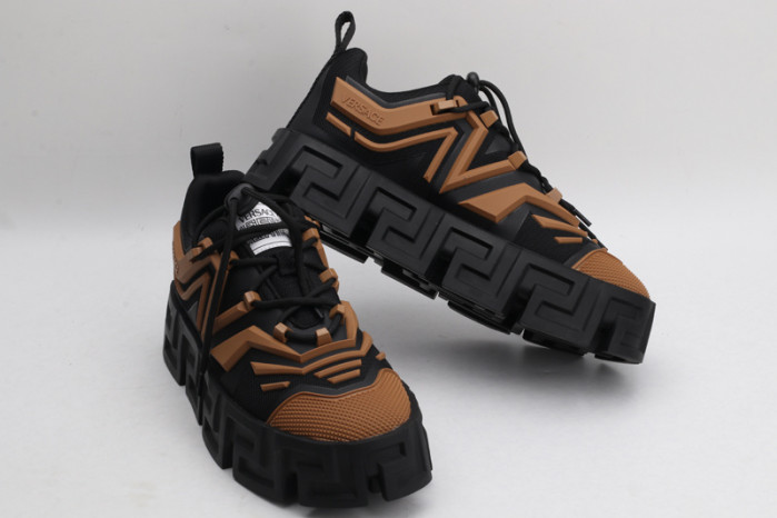 VER DESIGNER SNEAKERS