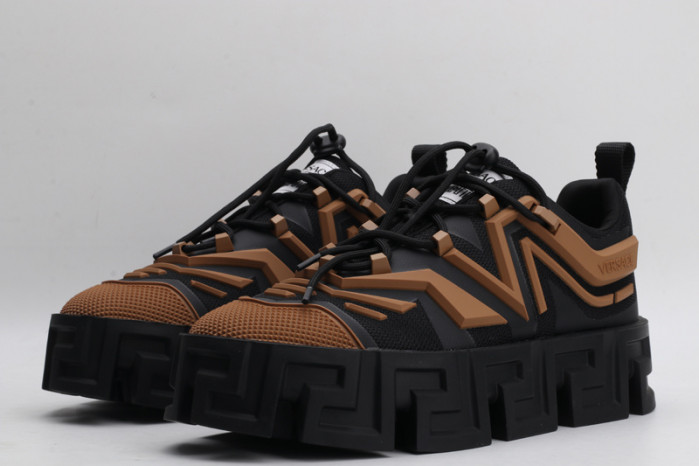 VER DESIGNER SNEAKERS