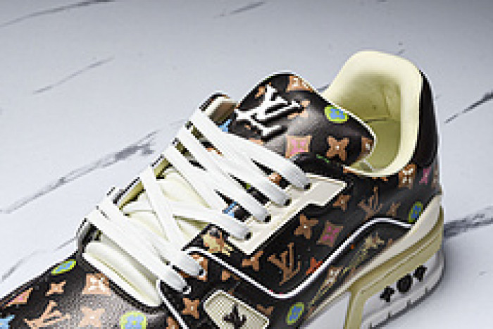 L&V SNEAKERS