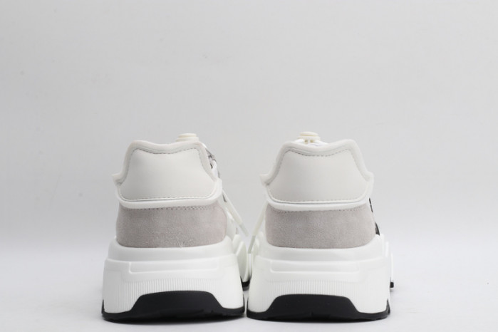 DG sneaker