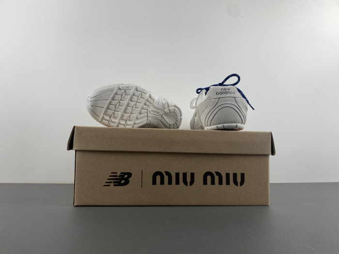 New Balance Miu