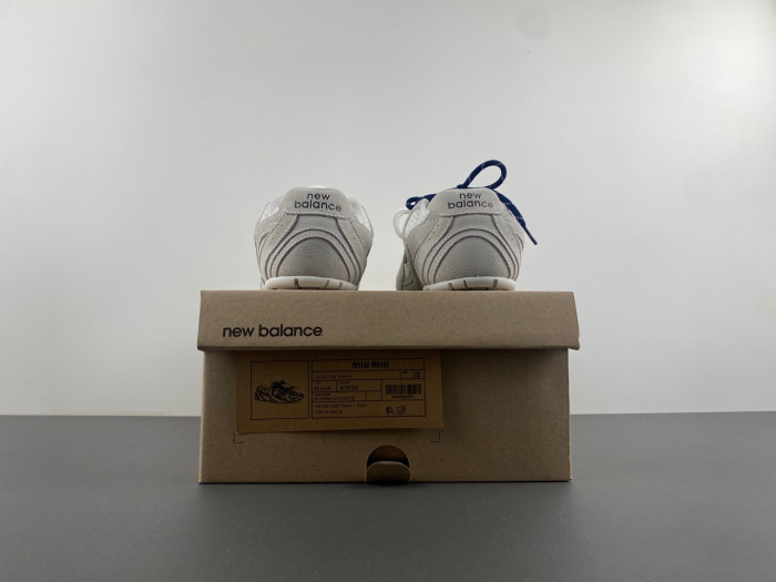 New Balance Miu