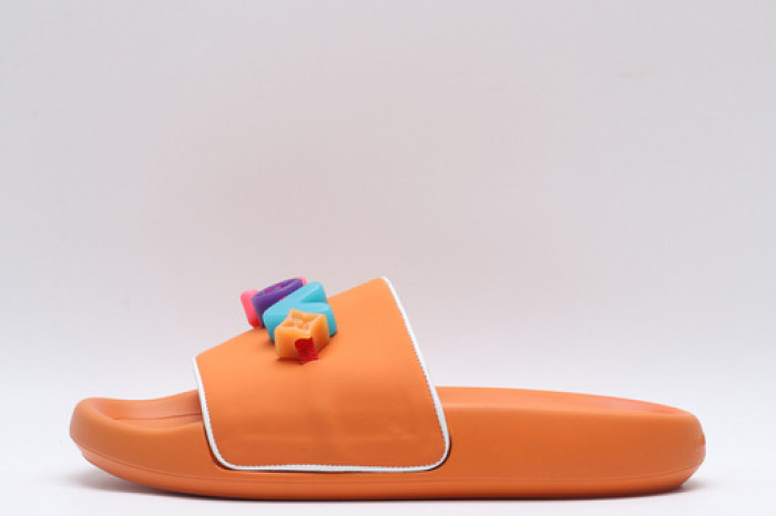 L&V SLIPPERS