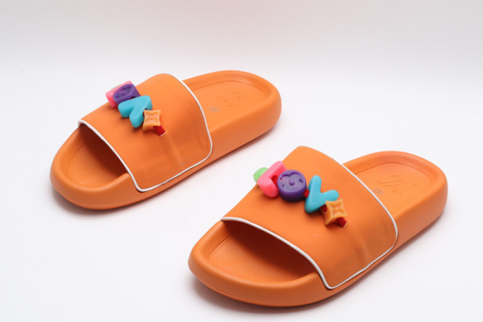 L&V SLIPPERS