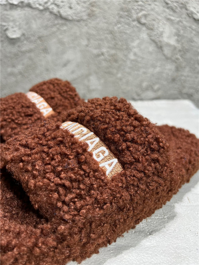 BLEN DESIGNER SLIPPERS