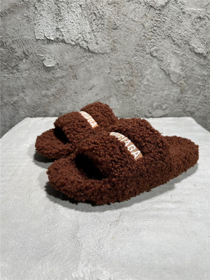 BLEN DESIGNER SLIPPERS