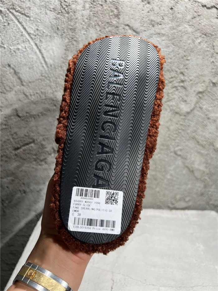 BLEN DESIGNER SLIPPERS