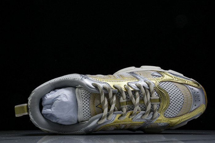 D designer sneaker