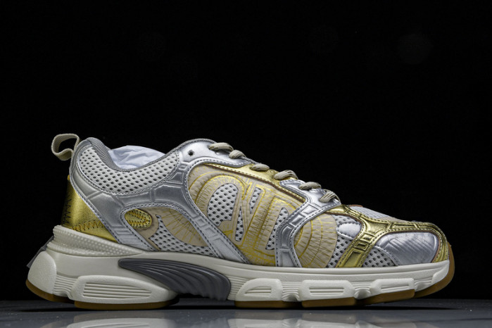 D designer sneaker