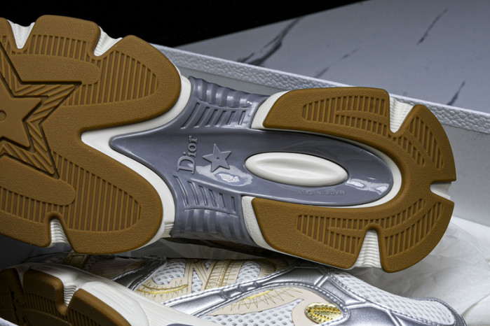 D designer sneaker