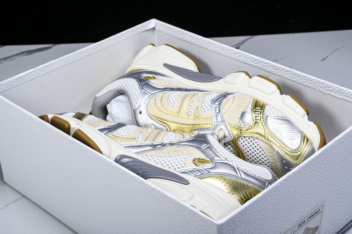 D designer sneaker