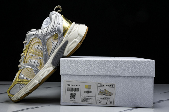 D designer sneaker