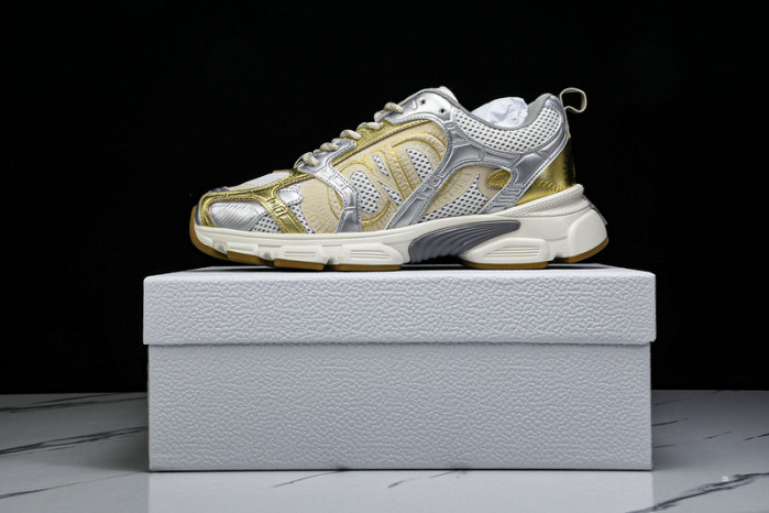D designer sneaker