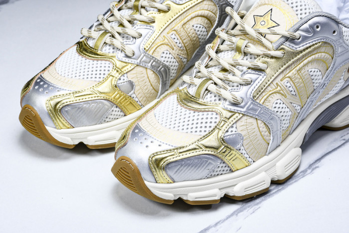 D designer sneaker