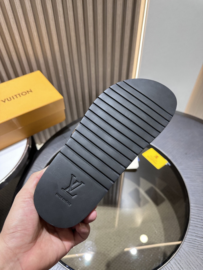 L&V SLIPPERS