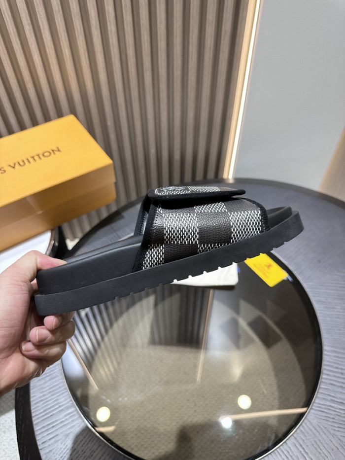 L&V SLIPPERS