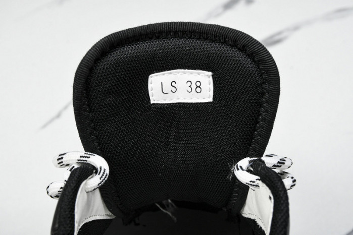 D designer sneaker