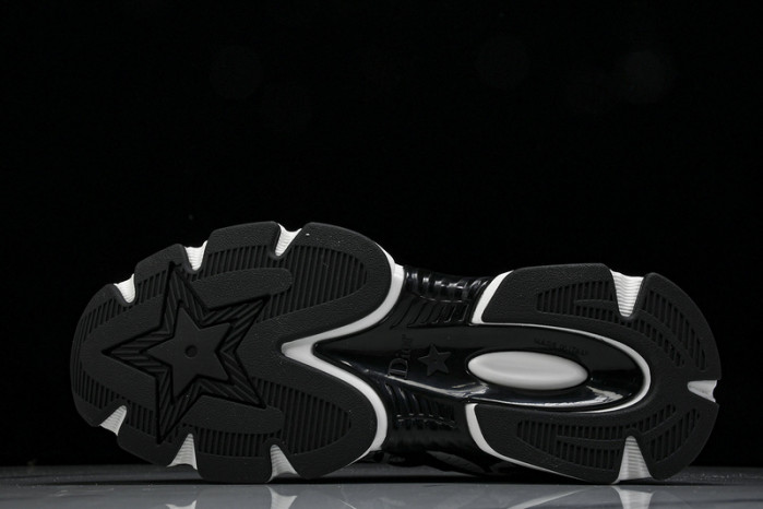 D designer sneaker
