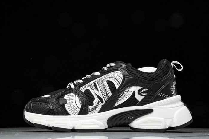 D designer sneaker