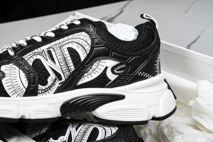 D designer sneaker