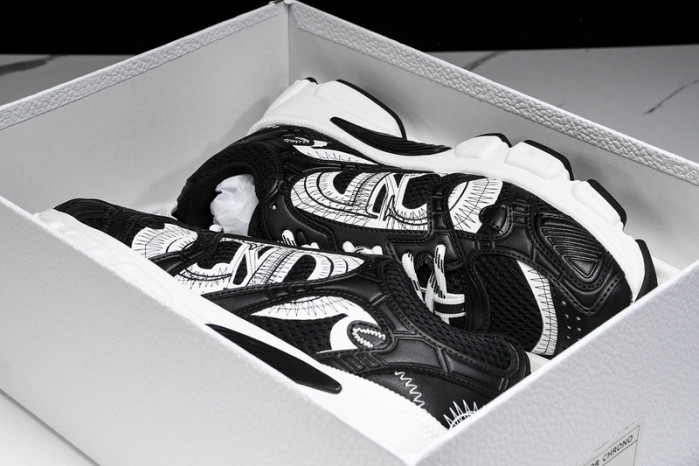 D designer sneaker