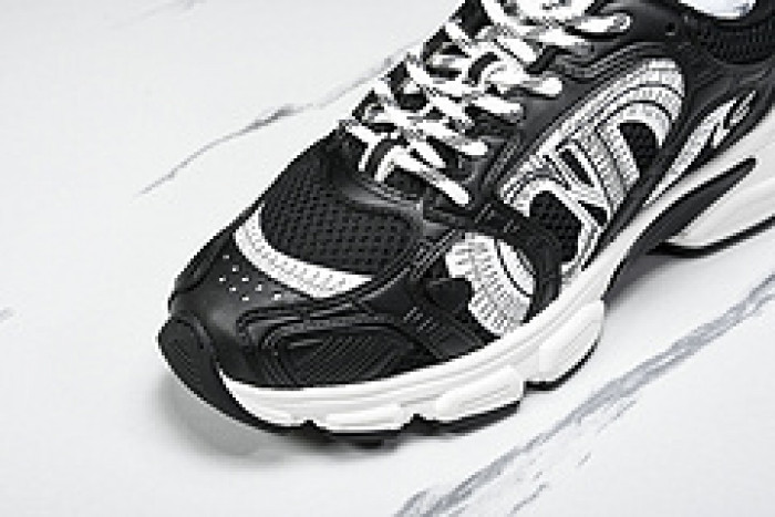 D designer sneaker