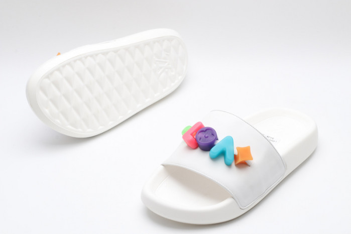 L&V SLIPPERS
