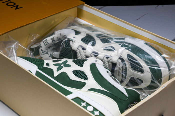 L&V SNEAKERS
