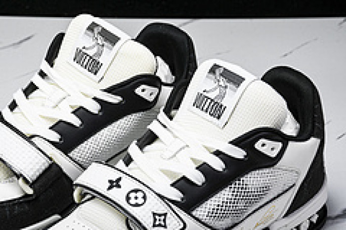 L&V SNEAKERS