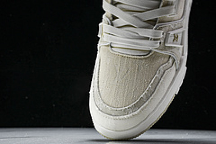 L&V SNEAKERS