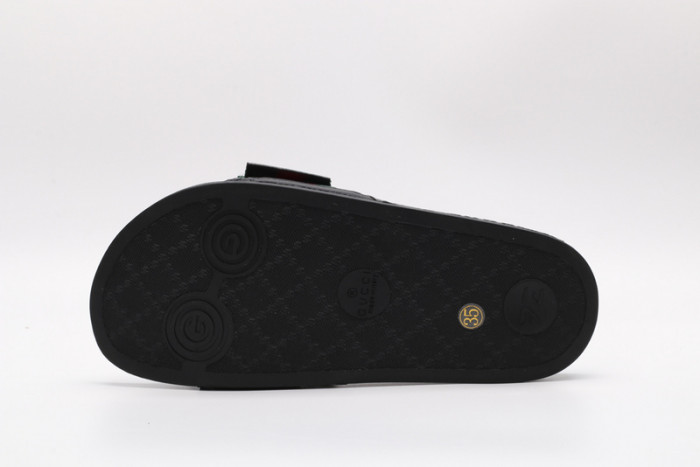 G DESIGNER SLIPPERS
