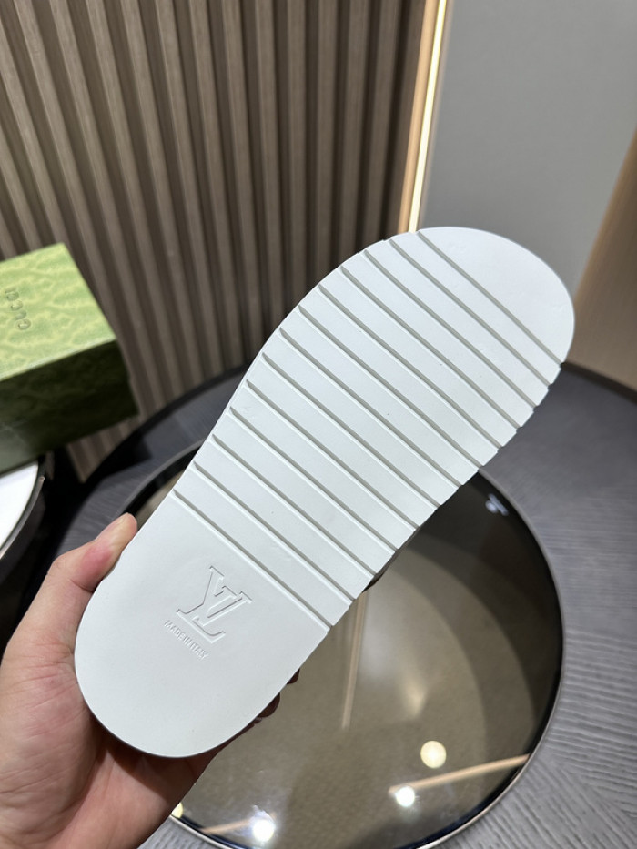 G DESIGNER SLIPPERS