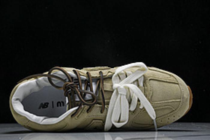New Balance Miu