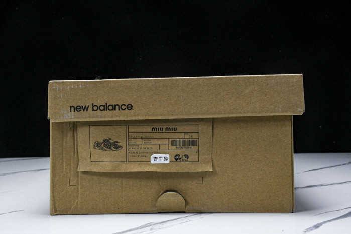 New Balance Miu