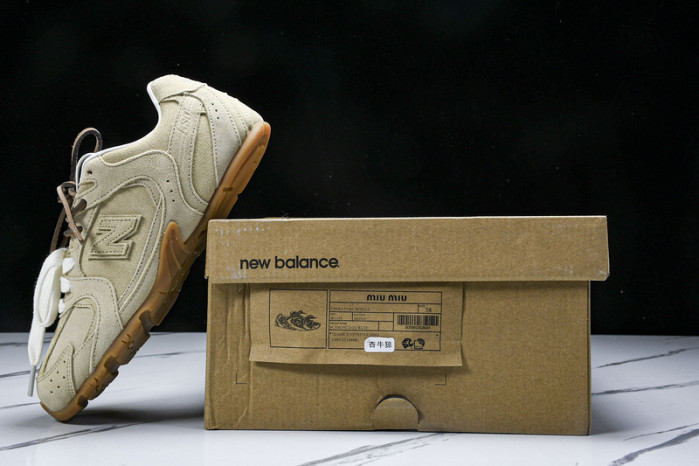 New Balance Miu