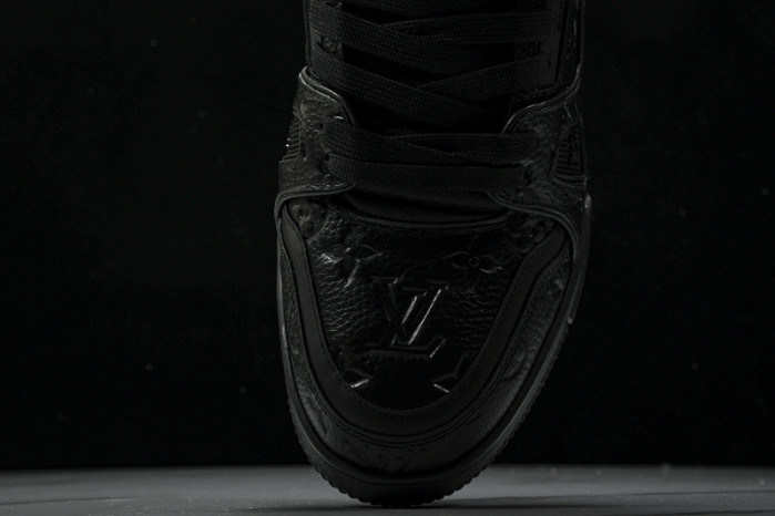 L&V SNEAKERS