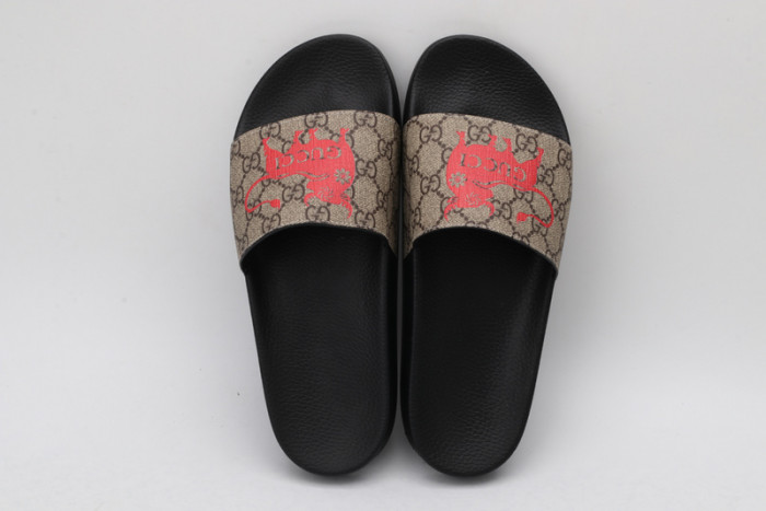 G DESIGNER SLIPPERS