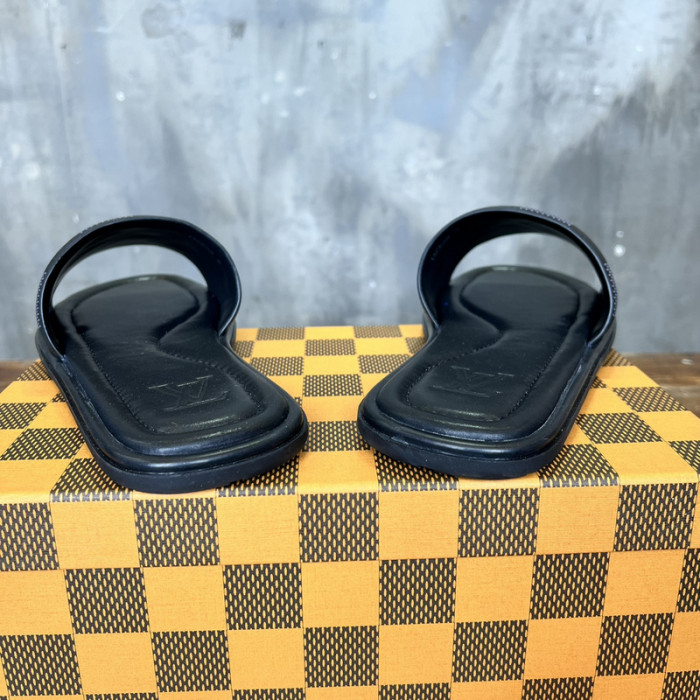 L&V SLIPPERS