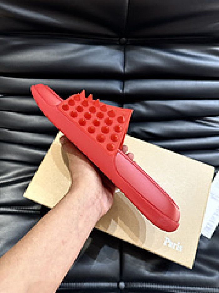 CL SLIPPERS