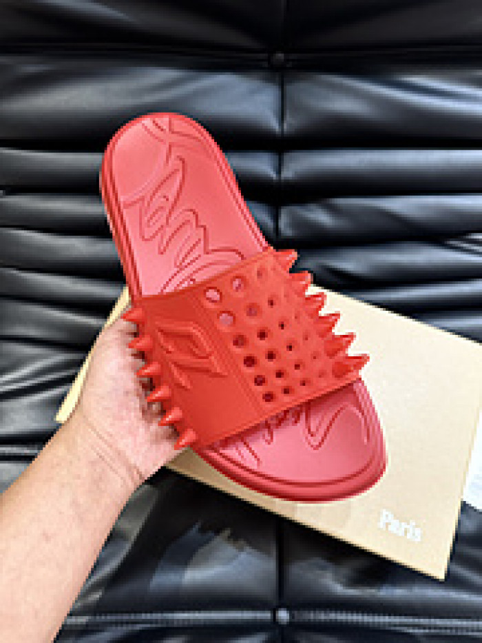CL SLIPPERS