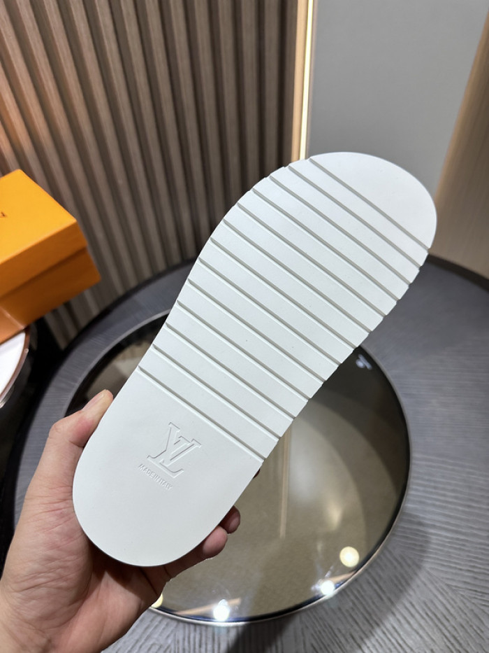 L&V SLIPPERS