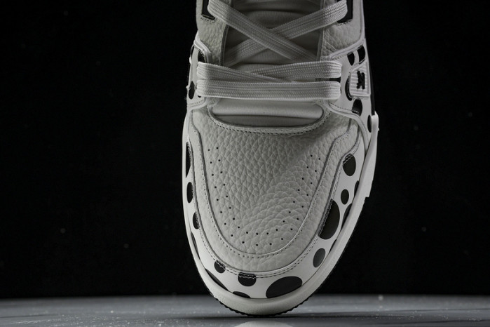 L&V SNEAKERS