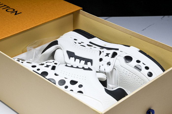L&V SNEAKERS