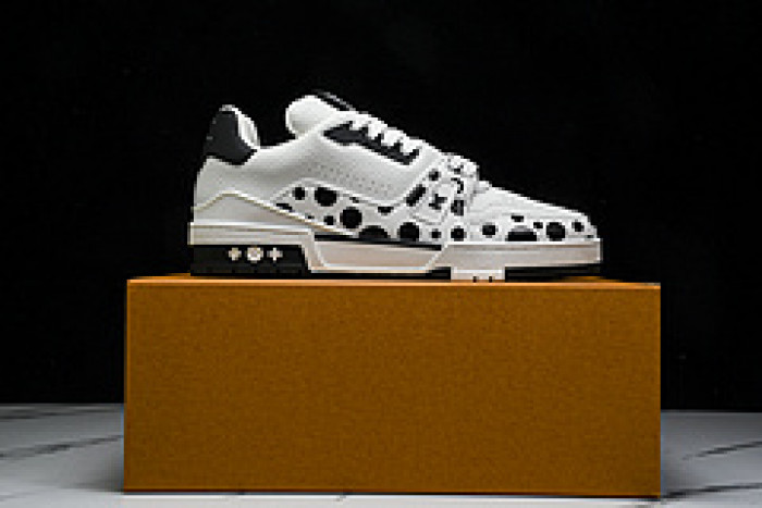 L&V SNEAKERS