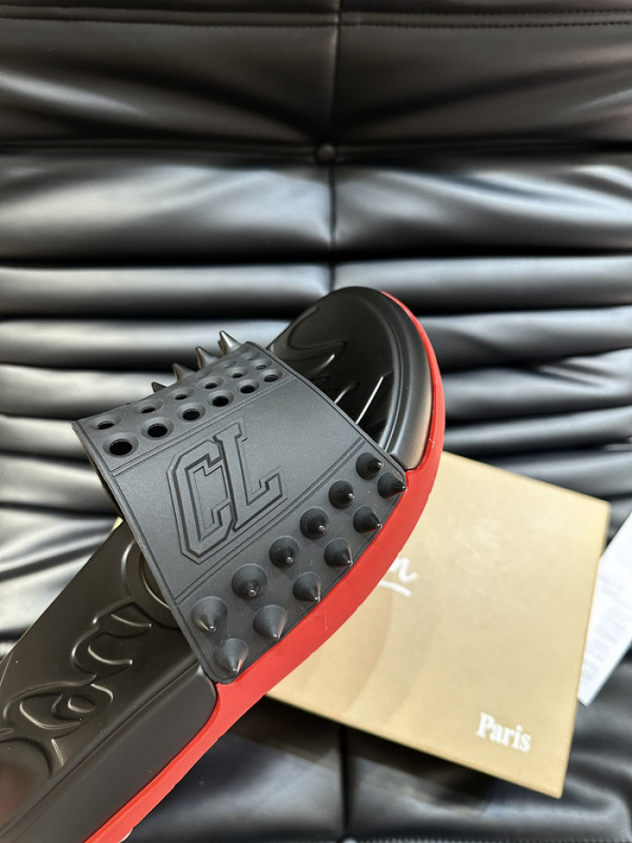 CL SLIPPERS