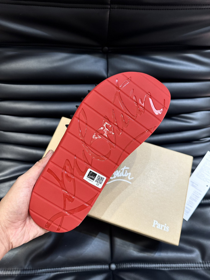 CL SLIPPERS